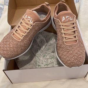 APL Techloom Phantom Sneakers in Rose Gold size 7 NIB